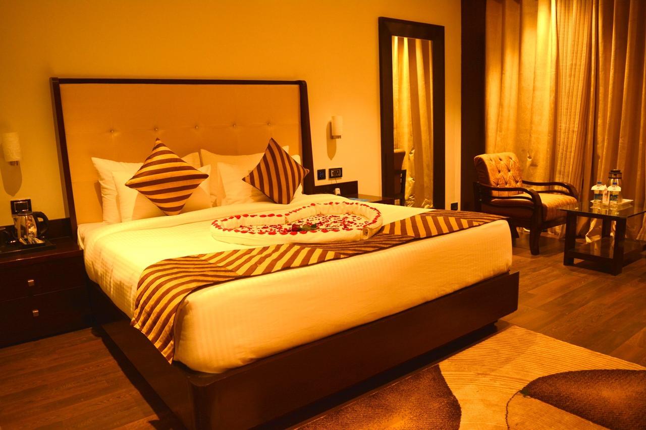 Hotel Vennington Court Rāipur Kültér fotó